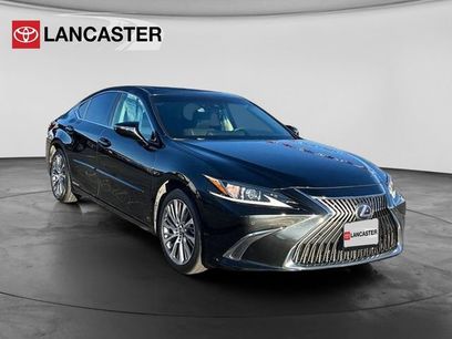Used 2020 Lexus ES 300h w/ Premium Package