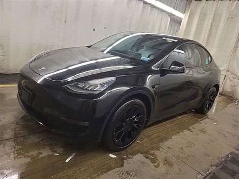 Used 2021 Tesla Model Y Long Range AWD/4WD image 3