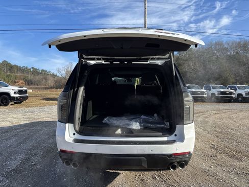 New 2026 Chevrolet Suburban RST image 27