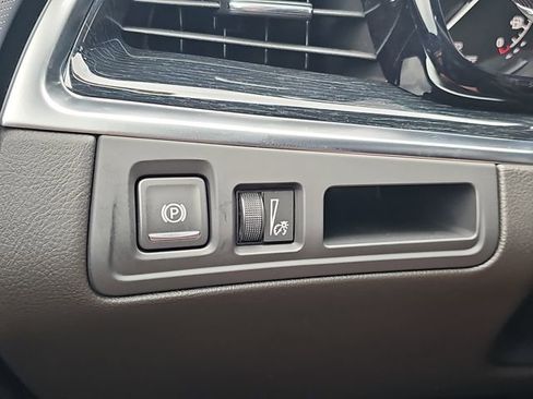 Used 2025 Cadillac XT5 Premium Luxury w/ LPO, Floor Liner Package AWD/4WD image 27