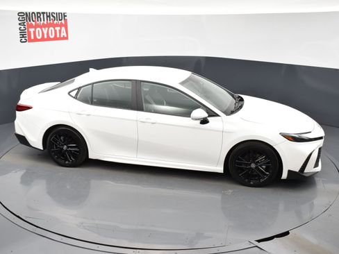 Used 2025 Toyota Camry SE image 21