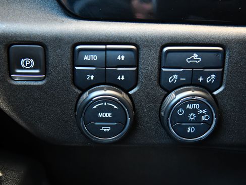 Used 2024 Chevrolet Silverado 1500 RST AWD/4WD image 33