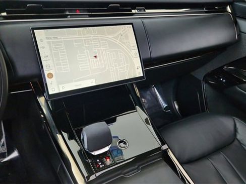 Used 2025 Land Rover Range Rover Sport Dynamic SE image 42