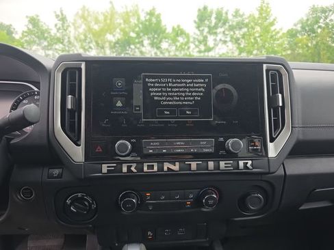 Used 2025 Nissan Frontier SV AWD/4WD image 7
