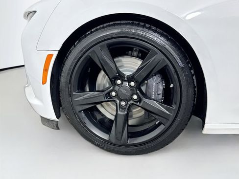 Used 2018 Chevrolet Camaro SS image 32
