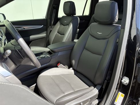 Certified 2024 Cadillac XT6 Luxury w/ LPO, Floor Liner Package AWD/4WD image 12