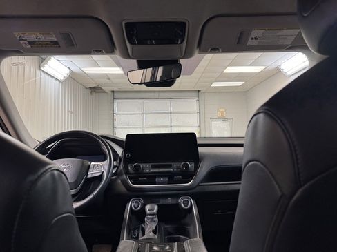 Used 2024 Toyota Grand Highlander XLE image 19