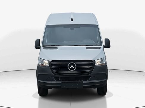 Used 2024 Mercedes-Benz Sprinter 2500 image 11