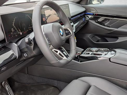 Used 2026 BMW 530i xDrive w/ M Sport Package AWD/4WD image 3