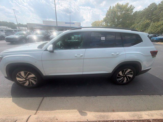 Used 2025 Volkswagen Atlas SE FWD image 5