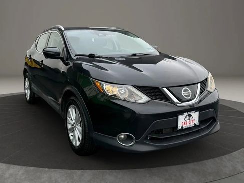 Used 2019 Nissan Rogue Sport SV w/ Technology Package image 3