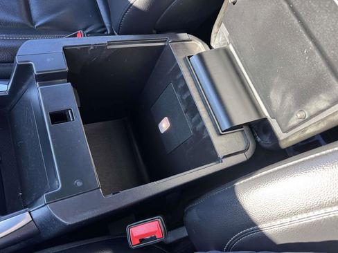 Used 2020 Ford Explorer XLT w/ Equipment Group 202A image 38