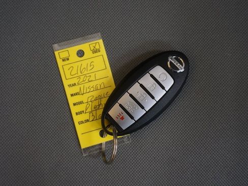 Used 2021 Nissan Rogue Platinum image 35