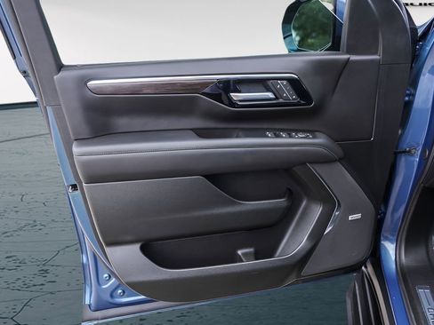 Used 2025 Chevrolet Tahoe LT w/ Comfort Package image 26