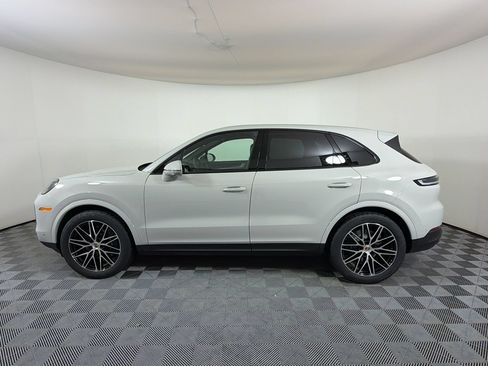 Used 2026 Porsche Cayenne AWD/4WD image 2