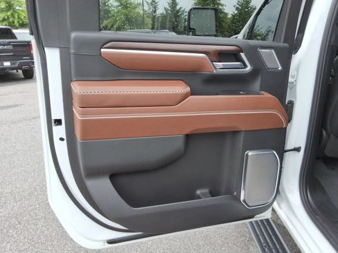 Used 2025 GMC Sierra 3500 Denali Ultimate AWD/4WD image 21