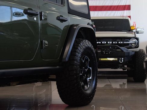 Used 2022 Jeep Wrangler Unlimited Rubicon 4xe w/ Cold Weather Group AWD/4WD image 12