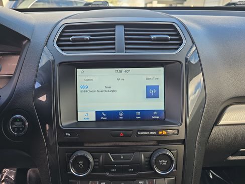 Used 2018 Ford Explorer XLT w/ Equipment Group 202A image 24