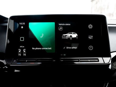 Used 2024 Volkswagen Atlas Cross Sport SEL R-Line image 24