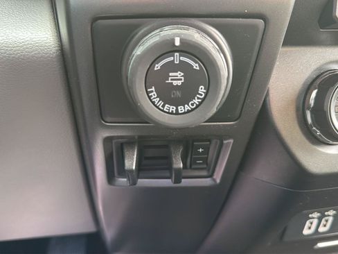 Used 2018 Ford F150 XLT w/ Equipment Group 302A Luxury AWD/4WD image 14