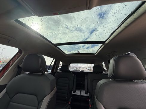 Used 2023 Volkswagen Atlas SEL Premium image 21