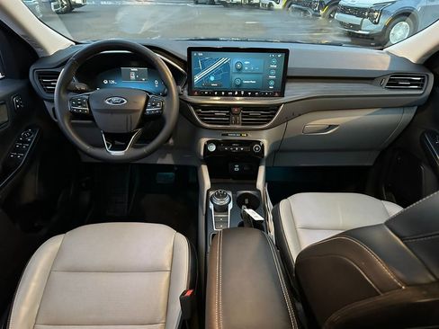 Used 2023 Ford Escape Platinum w/ Class II Trailer Tow Package AWD/4WD image 11