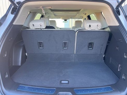 Used 2024 Buick Enclave Avenir w/ Avenir Technology Package image 9