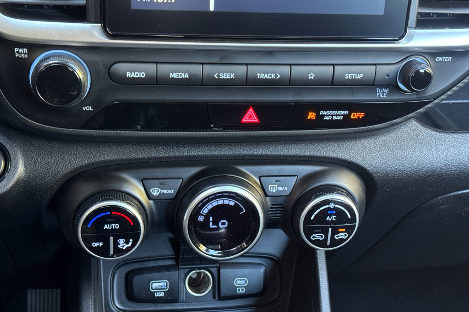 Used 2025 Hyundai Venue SEL FWD image 20