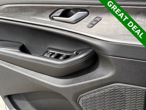 Used 2025 Jeep Grand Cherokee Limited w/ Luxury Tech Group II image 29