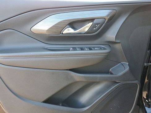 Used 2022 GMC Terrain SLE image 21