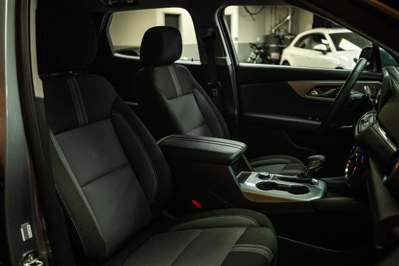 Used 2025 Chevrolet Blazer LT FWD image 14