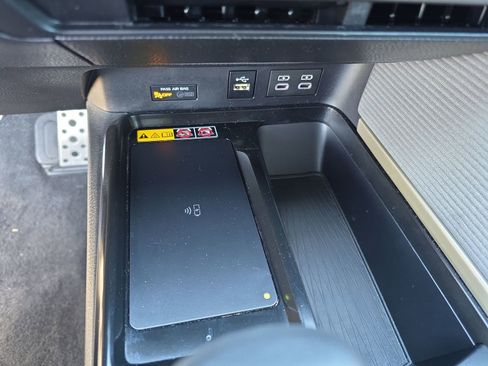 Used 2025 Toyota Camry SE w/ Multimedia Upgrade Package FWD image 19