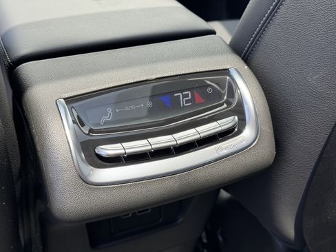 New 2025 Cadillac XT6 Luxury image 14