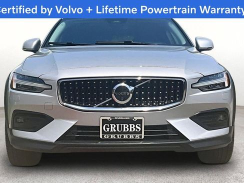 Used 2025 Volvo V60 B5 Cross Country Plus AWD/4WD image 6