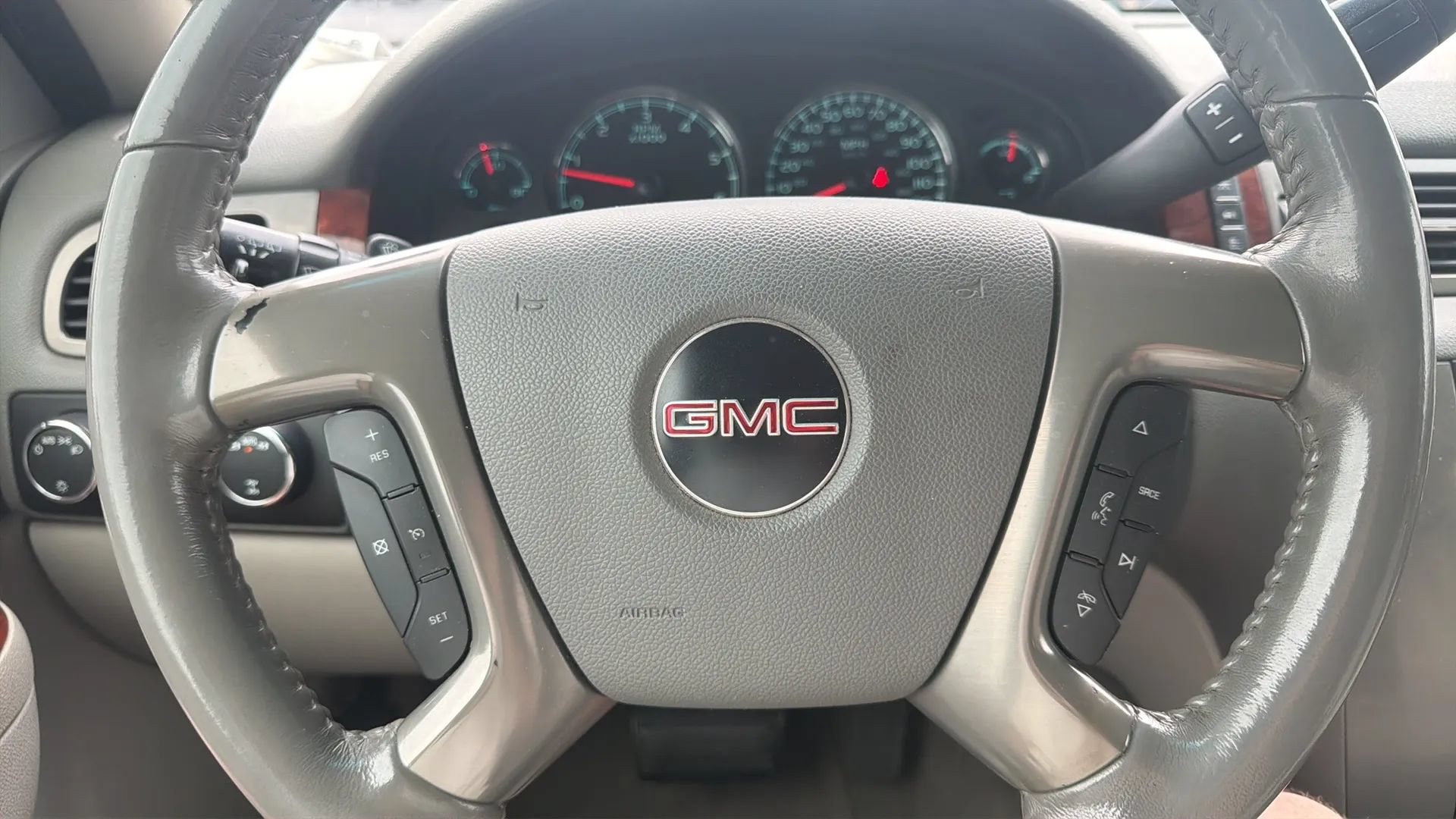 Used 2011 GMC Yukon SLT AWD/4WD image 13