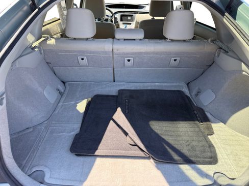 Used 2015 Toyota Prius Two image 17