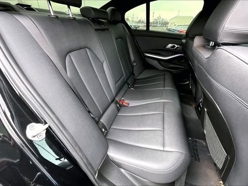 Used 2021 BMW 330i Sedan w/ M Sport Package image 18