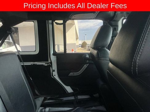 Used 2016 Jeep Wrangler Unlimited Rubicon AWD/4WD image 10