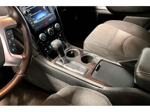 Used 2017 Chevrolet Traverse LT w/ Style and Technology Package FWD image 19