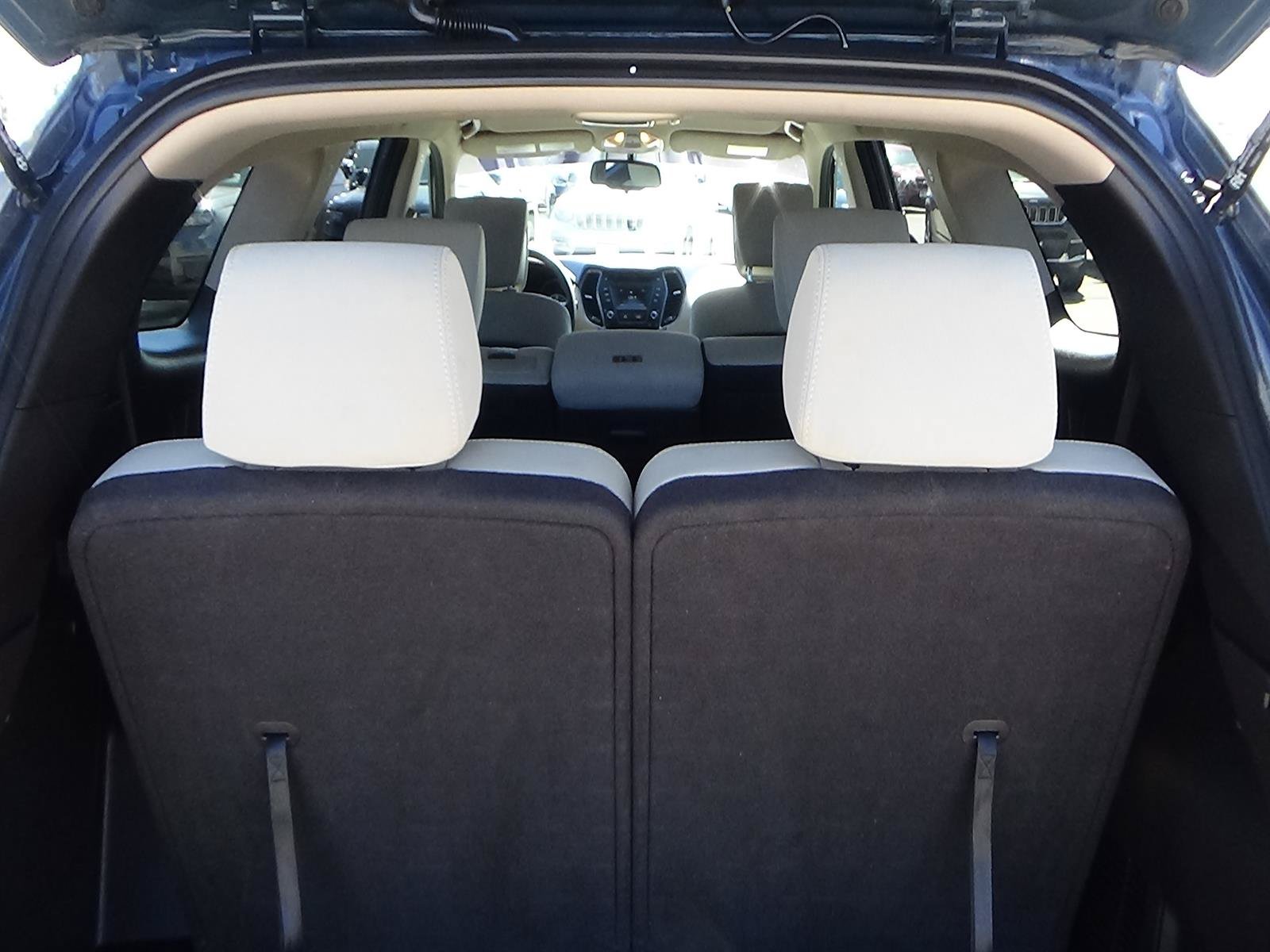 Used 2016 Hyundai Santa Fe SE FWD image 11