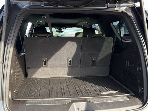 Used 2021 Chevrolet Suburban High Country image 27
