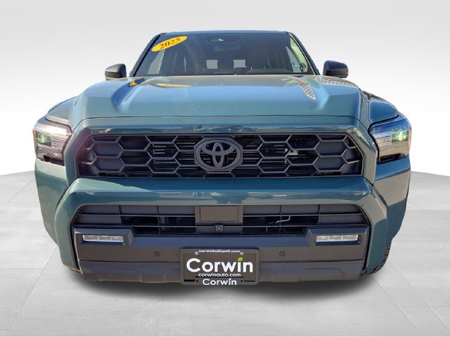 Used 2025 Toyota 4Runner TRD Off-Road Premium AWD/4WD image 4
