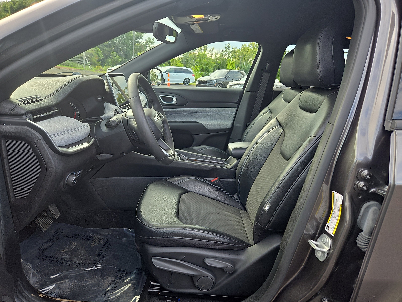 Used 2023 Jeep Compass Latitude AWD/4WD image 13