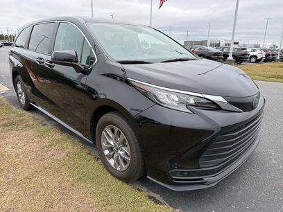 Used 2024 Toyota Sienna LE
