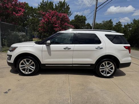 Used 2016 Ford Explorer Limited w/ Equipment Group 301A FWD image 8