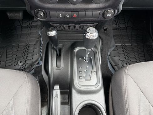Used 2017 Jeep Wrangler Unlimited Sport w/ Quick Order Package 24S AWD/4WD image 31