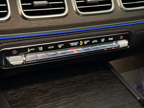 New 2025 Mercedes-Benz GLS 450 4MATIC image 17
