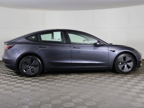 Used 2023 Tesla Model 3 Standard Range image 17