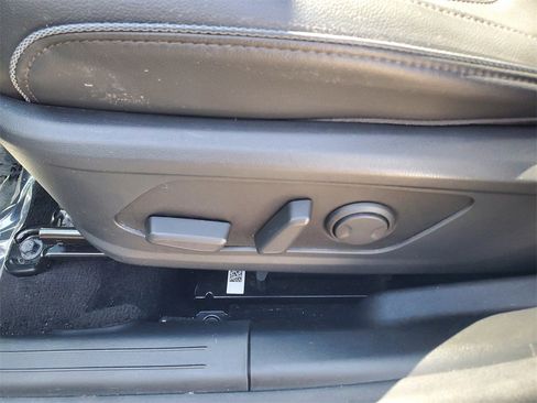 Used 2022 Hyundai Santa Cruz Limited image 18