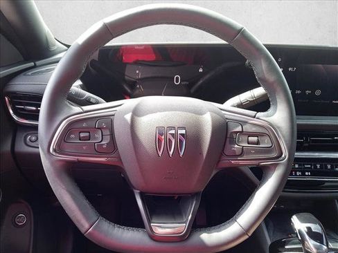 Used 2025 Buick Envista Avenir FWD image 16
